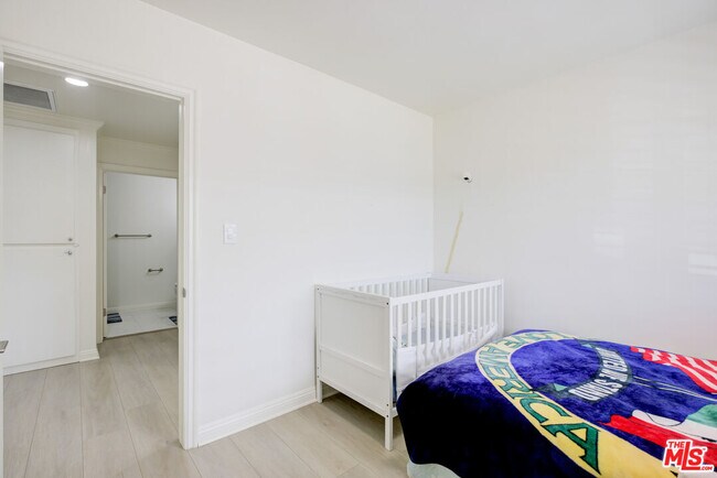 Building Photo - 6343 W 82nd St