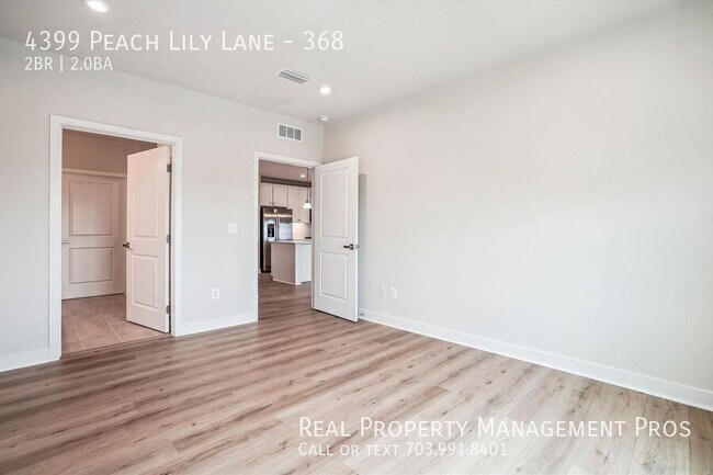 Building Photo - 4399 Peach Lily Ln