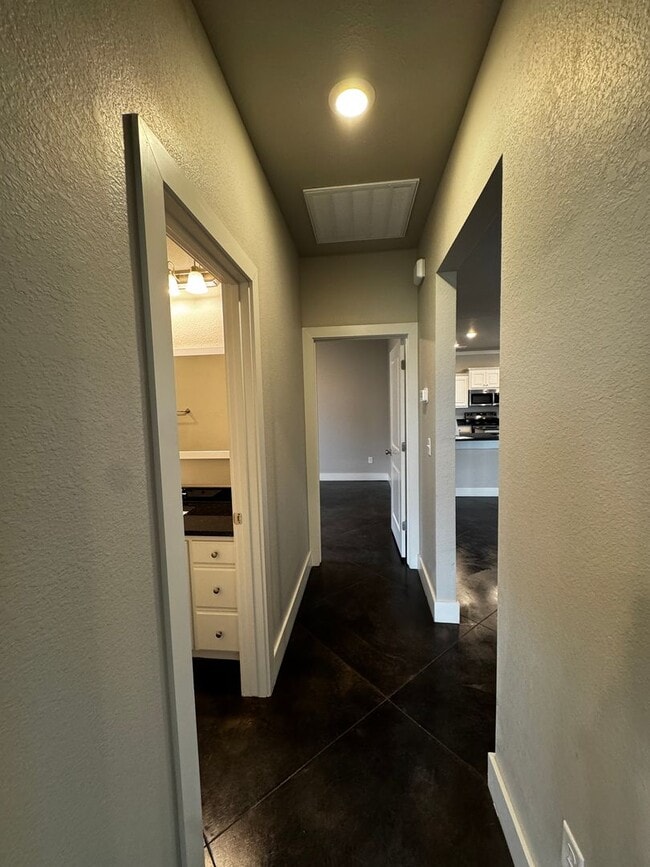 Building Photo - NEW Home located in Heritage Hills!!! 3/2/2 CISD