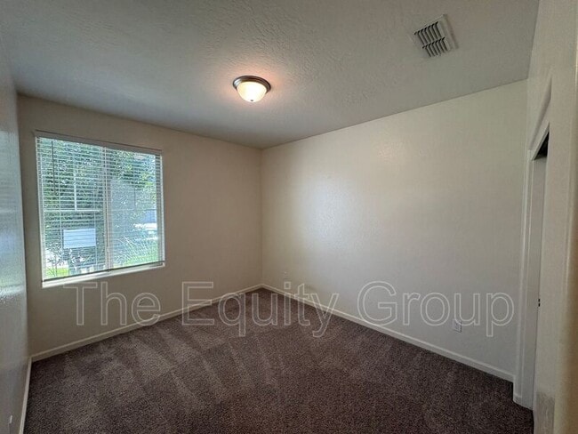 Building Photo - 918 W Sedona Ave