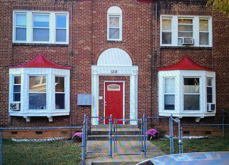 Building Photo - 1218 Staples St NE