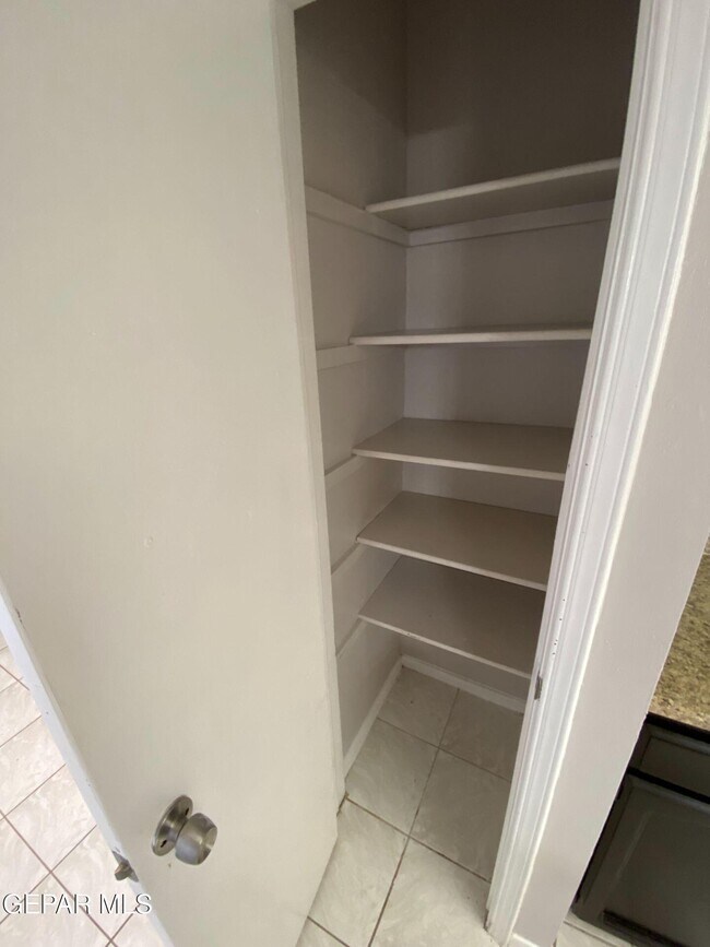 Building Photo - 6721 El Parque Dr