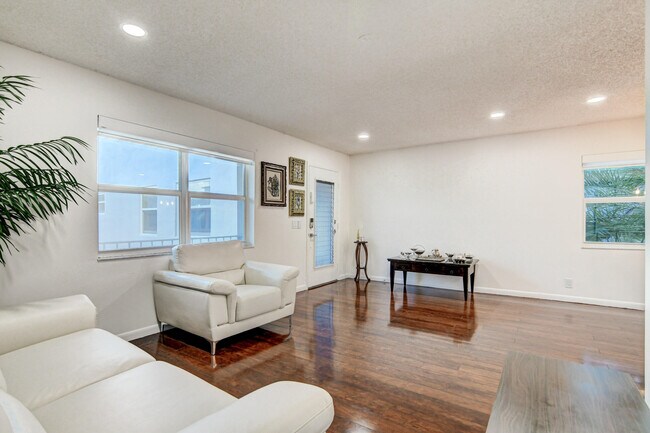 Building Photo - 42 Burgundy A