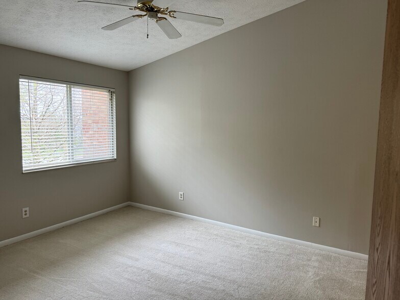 Building Photo - 6620 Green Branch Dr