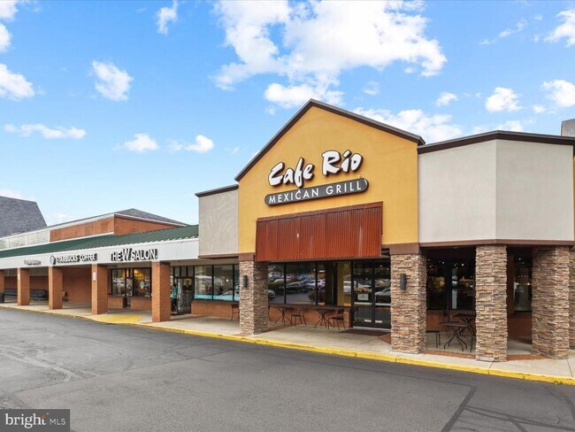 Building Photo - 6055 Meyers Landing Ct