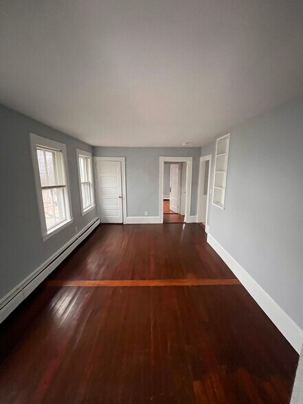 Living room - 13 Forest Ave