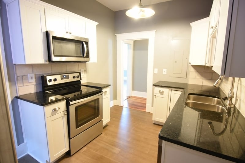 Building Photo - 900 E Park Ave