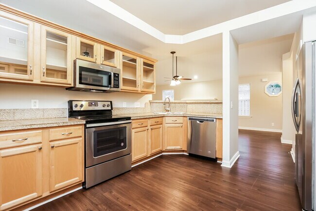 Building Photo - 2922 Churchill Ln