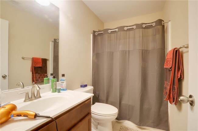 Building Photo - 5820 Shiloh Woods Dr
