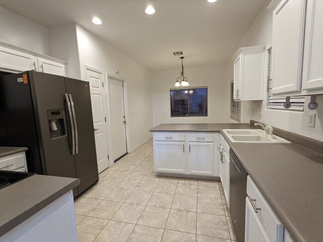 Building Photo - Rancho Sahuarita Home