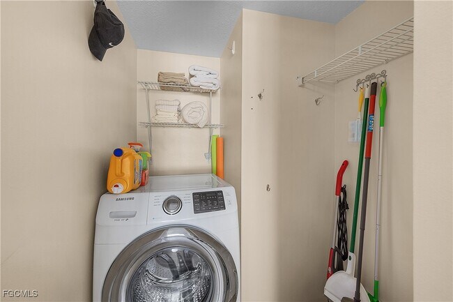 Building Photo - 12471 McGregor Blvd