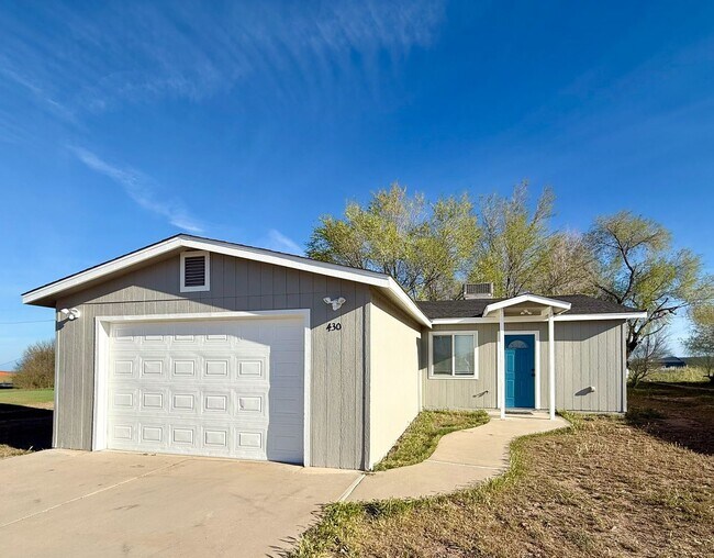 Building Photo - Charming Updated Home  Paulden
