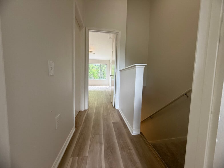 Building Photo - 1238 Standridge Dr