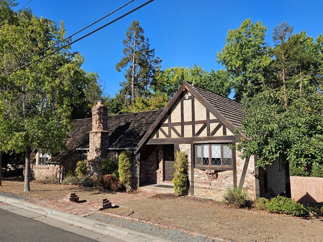Building Photo - Stunning 1 Bed 1.5 Bath Naglee Park Home W...