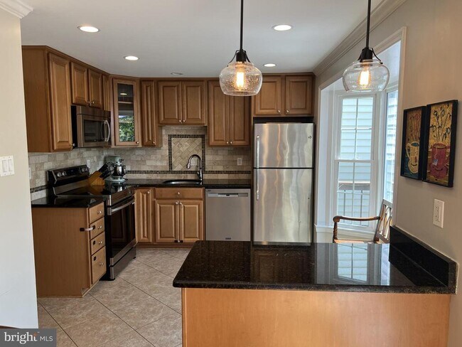 Building Photo - 9015 Piney Grove Dr