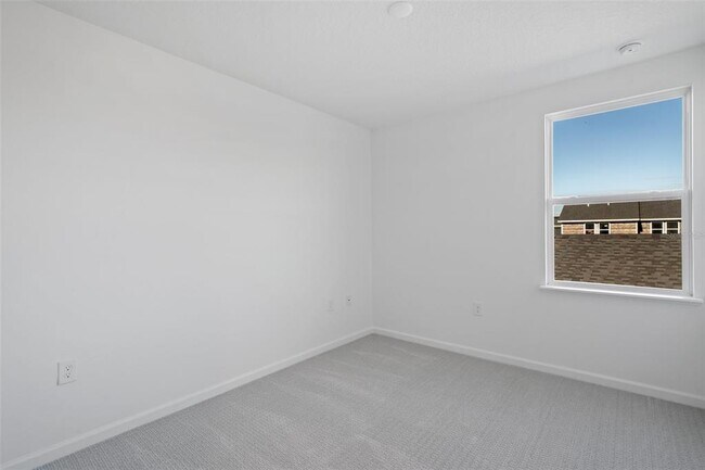 Building Photo - 1601 Pinecliff Dr