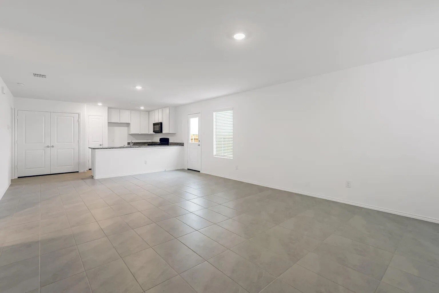 Building Photo - Room in Single Family Home on Gray Wolf Ln
