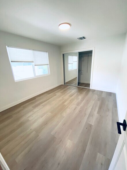 Building Photo - 2128 La Canada Crest Dr