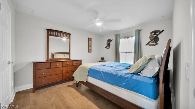 Building Photo - 569 Croydon Ave S