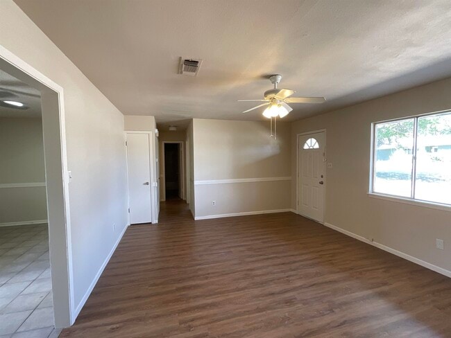 Building Photo - 802 Mildred Ave