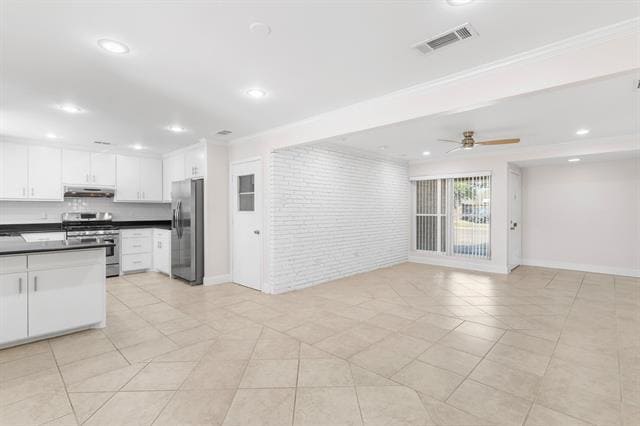 Building Photo - 831 Warren Way