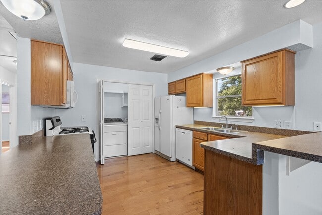 Building Photo - 336 Reppert St