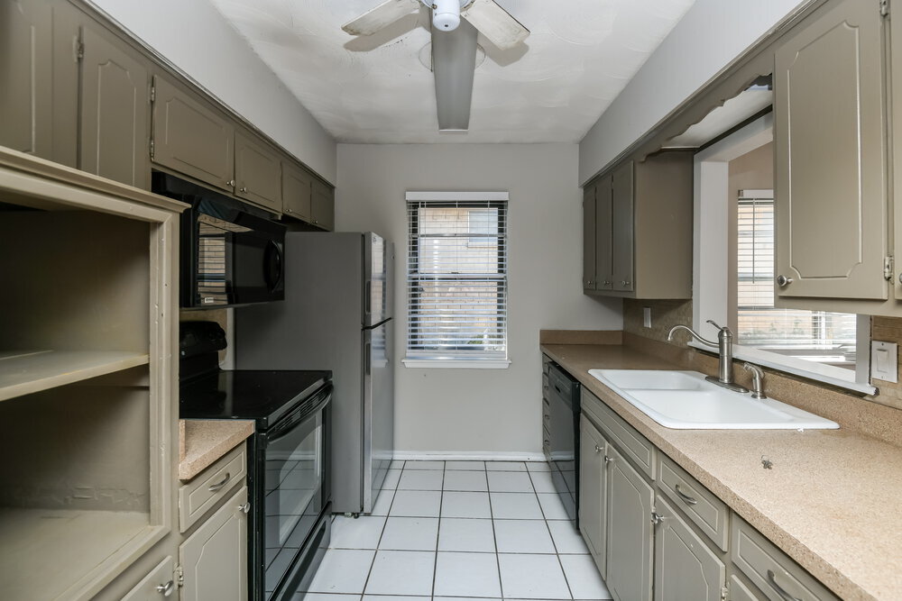 Building Photo - 2532 Belhaven Dr