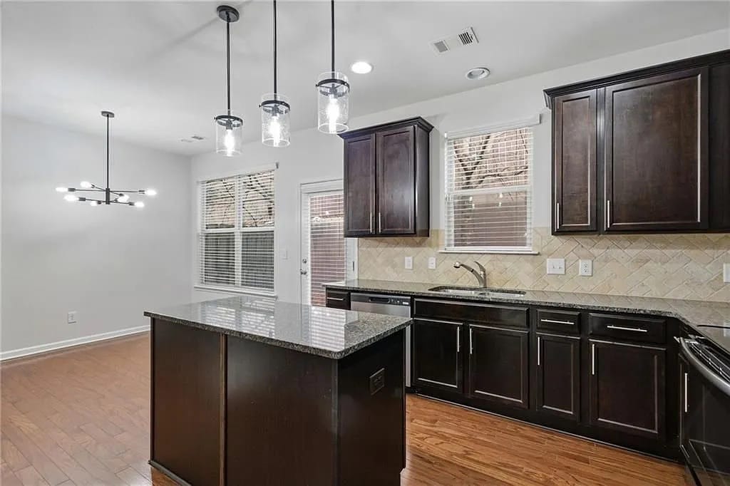 Building Photo - Room in Townhome on Paxton Dr SW