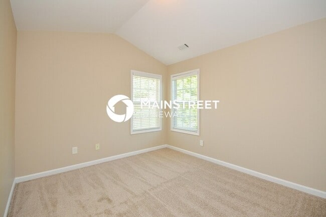 Building Photo - 4 Bedroom Pet-Friendly Home in Loganville, GA with Main Street Renewal