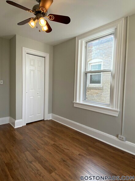 Building Photo - 224 Hanover St