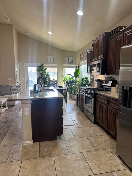 Building Photo - 6615 Colony Rd