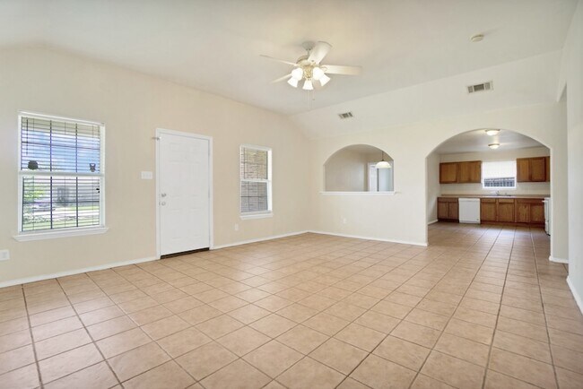 Building Photo - 560 Perch Rd