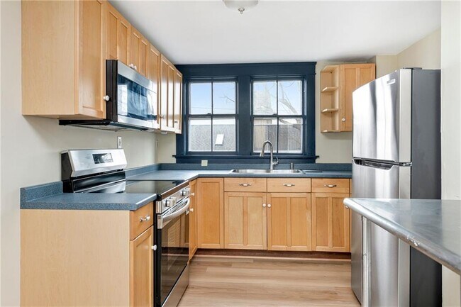 Building Photo - 427 Spring St