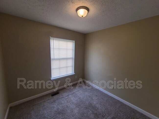 Building Photo - 1700 Cimmaron Trail