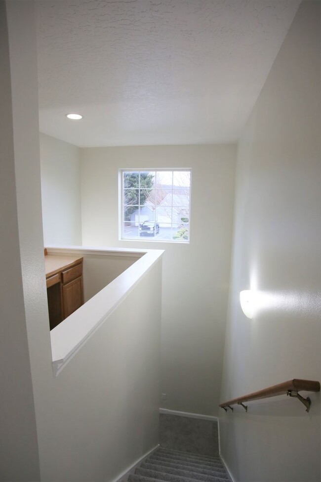 Building Photo - Upstairs Condo in North Gilham