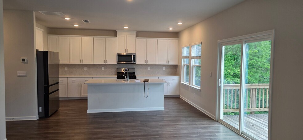 Building Photo - 164 Longleaf St