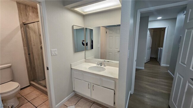 Building Photo - 3365 Othello Dr