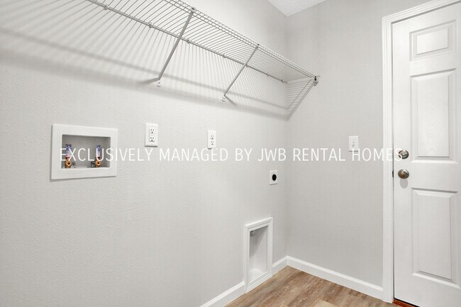 Building Photo - 1411 Winnebago Ave