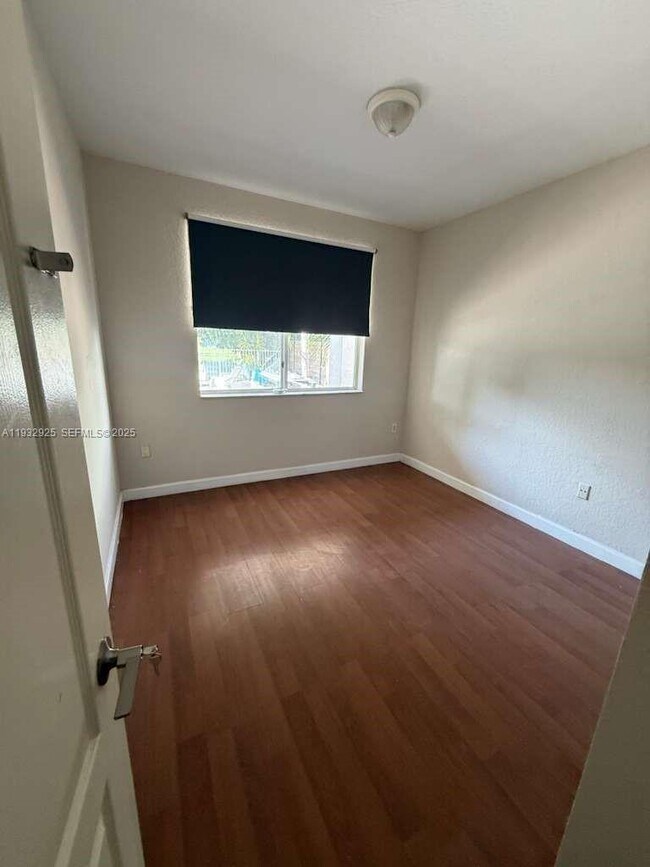 Building Photo - 6320 SW 163rd Pl