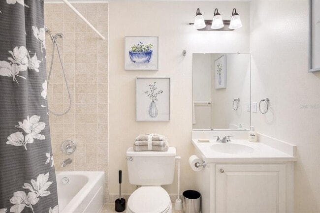 Building Photo - 501 S Magnolia Ave