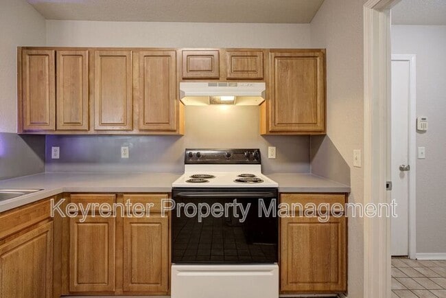 Building Photo - 15405 Acacia Rd