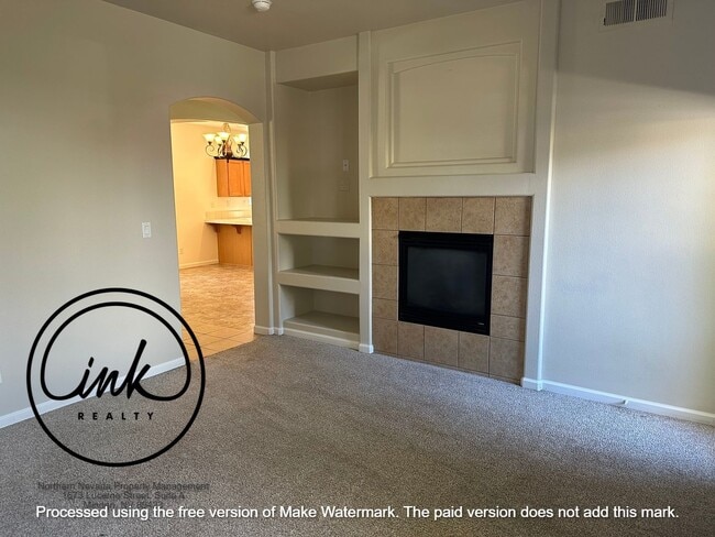 Building Photo - Cute townhome in Minden