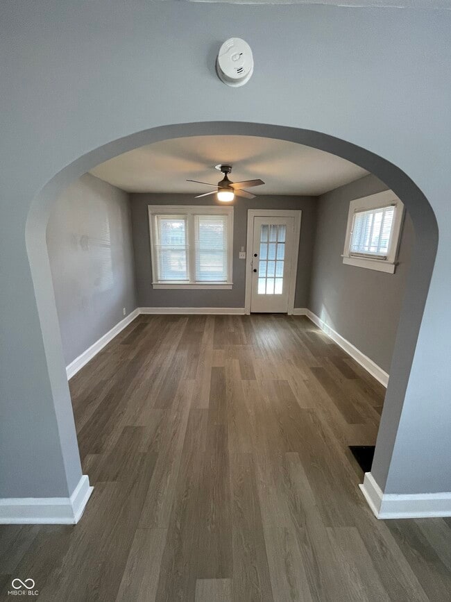 Building Photo - 833 N Emerson Ave