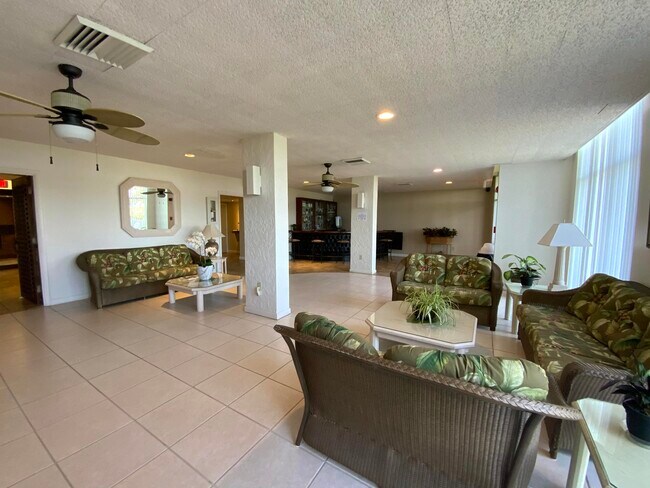 Building Photo - 3200 N Hwy A1A