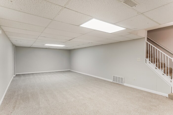 Building Photo - 13265 Donna Dr