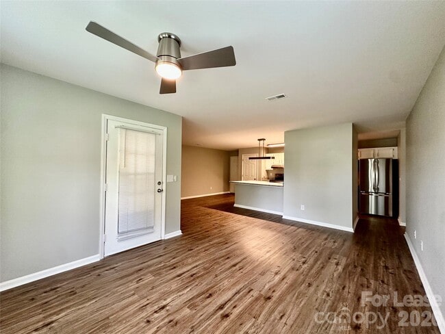 Building Photo - 10240 Rose Meadow Ln