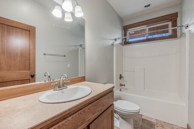 Building Photo - 100 Rebeccas Way