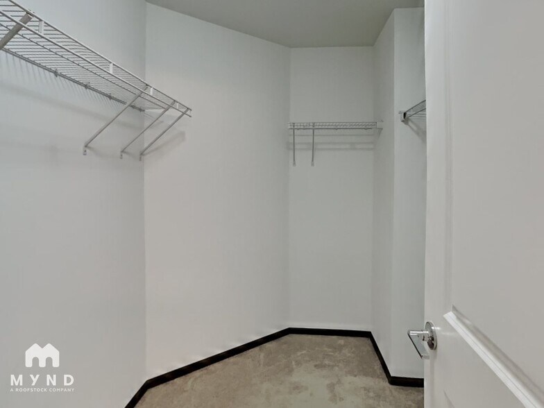 Building Photo - 2753 S 124th Ln