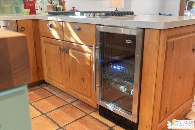 Building Photo - 72689 Beavertail St