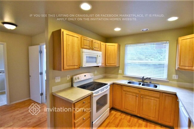 Building Photo - 18009 110th St Ct E